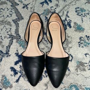 Woman’s size 9.5 black flats